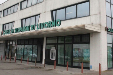 Rapina a Collesalvetti: Sradicato bancomat con carroattrezzi