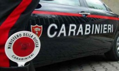 Guida in stato di ebbrezza, coltelli e droga: 4 persone denunciate