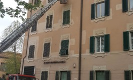 Trovato morto in casa dai vigili del fuoco