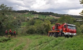 Nel dirupo con il trattore, ferito 65enne