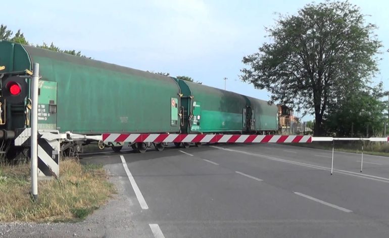 La linea ferroviaria del porto con la ciclopista