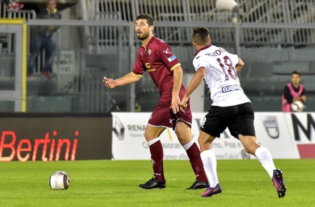 Livorno Arezzo 1-1 Nemmeno in 11 contro 9!