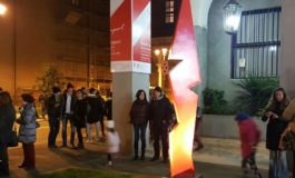 Una statua in Piazza Grande, davanti alla sede della Fondazione Livorno