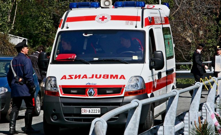 Rischia di annegare poi va in arresto cardiaco: grave donna a Follonica