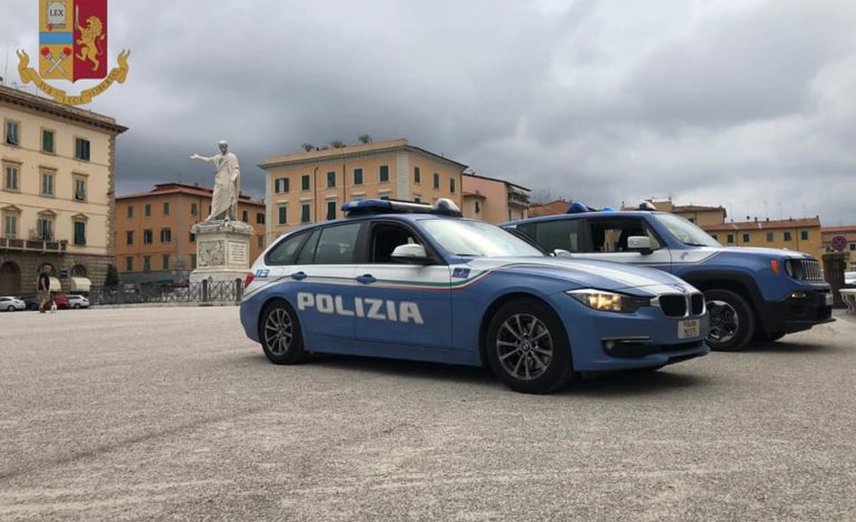 Lancia droga dalla finestra. Arrestato pusher