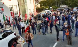 Attacco a Cgil Piombino, sede dei pensionati vandalizzata