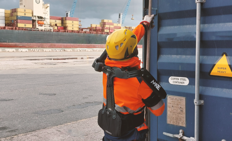 Sperimentati in porto gli esoscheletri anti-fatica