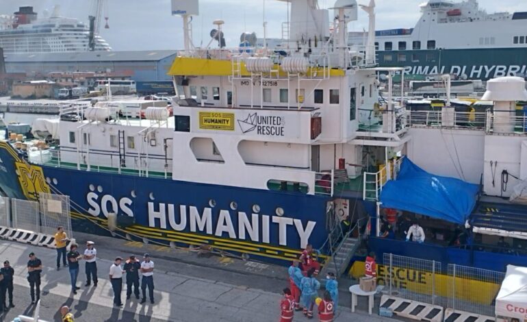 Attraccata in porto la nave Humanity One: a bordo 183 migranti