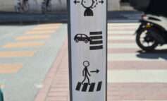 Disegni e simboli sui pali degli attraversamenti pedonali davanti alle scuole e luoghi sensibili. Al via un progetto di Comunicazione Aumentativa Alternativa