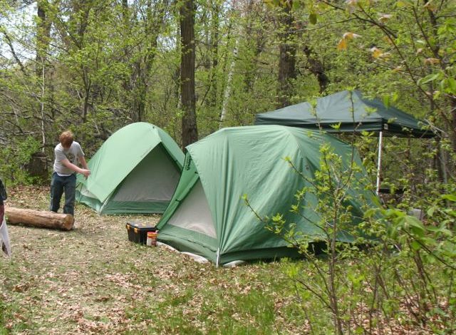 Campo scout: accoltella il compagno nel sonno