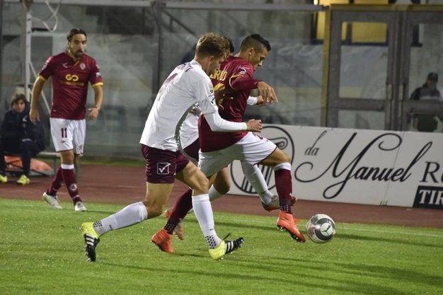 Livorno Pontedera 1-1 Frenata amaranto