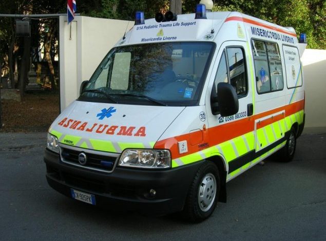 Malore al parco acquatico di Cecina, codice rosso per una bambina di 10 anni