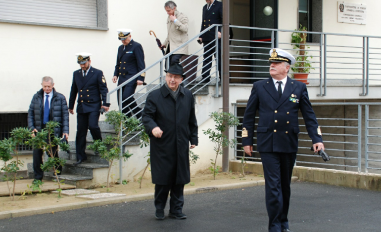 Il Vescovo in visita alla capitaneria di porto