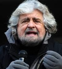 Beppe Grillo sul palco del Goldoni