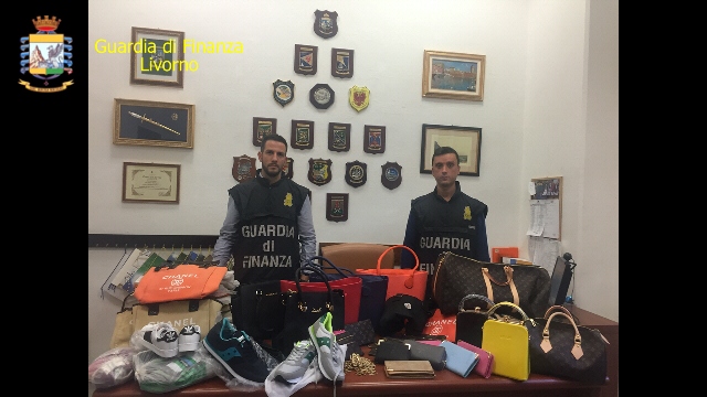 Maxi sequestro di prodotti contraffatti