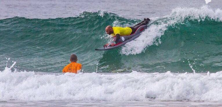 Surf per disabili, livornese in partenza per il Portogallo