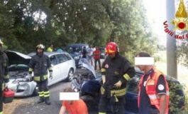 Scontro frontale tra auto, un morto al Gabbro