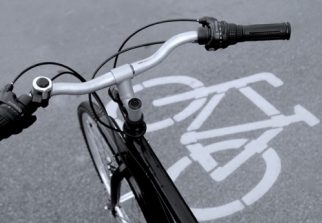 Una nuova pista ciclabile su tutto il viale di Antignano fino a via del Littorale