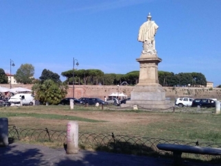 Spazio pedonale di Piazza Garibaldi, ecco gli interventi contro la sosta abusiva