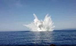 Bomba di aereo fatta brillare in mare