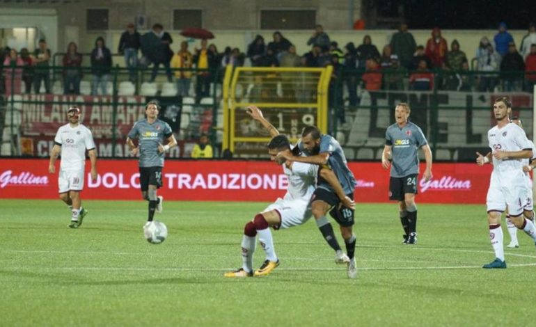 La Stampa di Alessandria: “I grigi affondano nel primo match importante, in 45’ il Livorno fa tre gol”