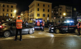 Ruba su un'auto e un camper in sosta: arrestato marocchino