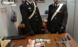 Il cane Lion trova hashish e cocaina. 3 arresti