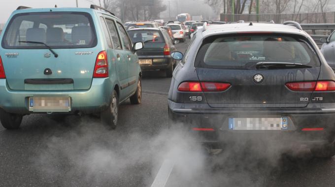 Greenpace contro lo smog: “Il diesel la vera minaccia dei nostri polmoni”