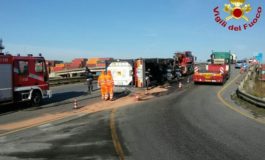 Tir si ribalta su di un fianco. Traffico in tilt