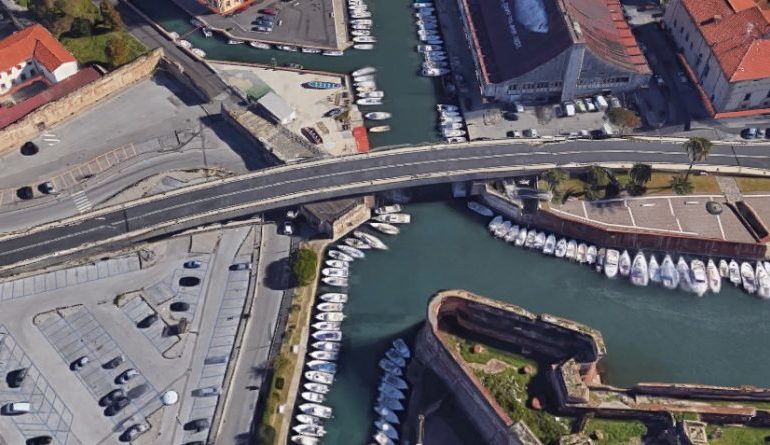 Ponte di Santa Trinita chiuso in direzione nord