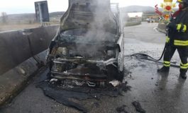 Auto a fuoco sul raccordo tra Fi-Pi-Li e variante