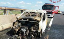 Auto a fuoco in A12. Per fortuna niente feriti