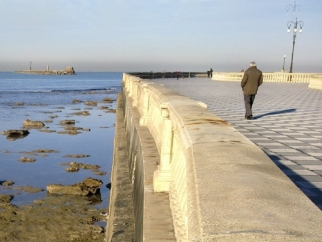 Revocato il divieto di balneazione nel tratto di mare della Terrazza Mascagni e della Bellana