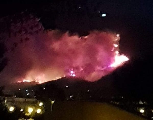 A fuoco il Monte Serra, centinaia di evacuati. Gli aggiornamenti