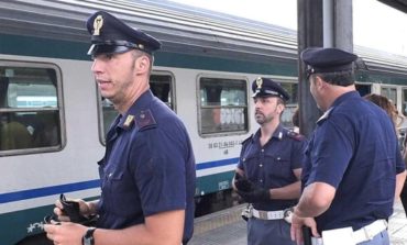 Ruba 150 euro in treno: arrestata 21enne livornese