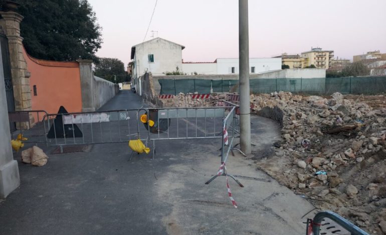 Via dell’Ambrogiana, ulteriori crolli al muro di cinta