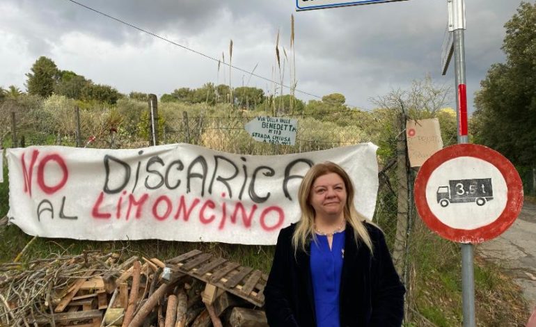 Limoncino, i frontisti fermano un altro camion. Amadio (FdI): “Istituzioni assenti”