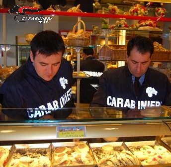 Controlli NAS: sanzione e sequestro di alimenti a un bar pasticceria