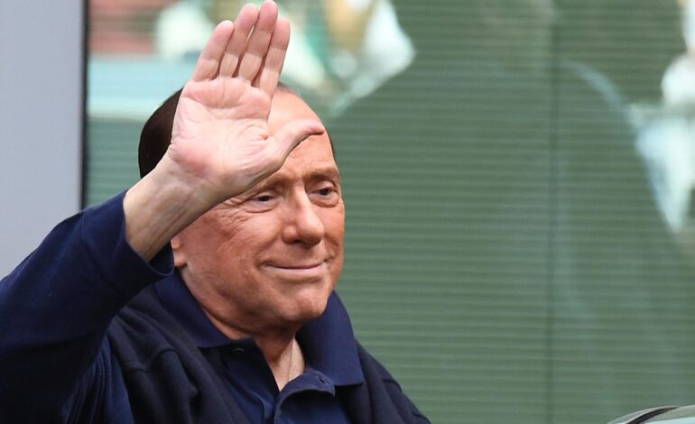 PaP sulla morte di Berlusconi: “Nessun rispetto”