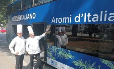 In viaggio tra Pisa e Livorno sul bus ristorante di ‘Aromi d’Italia’