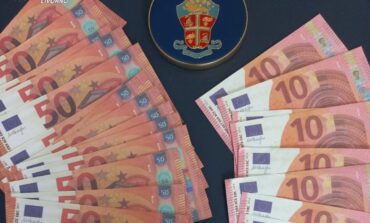 Mille euro in banconote false: due ragazzi denunciati