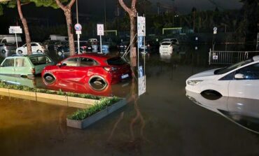 Maltempo e disagi a Cecina, strade e garage allagati