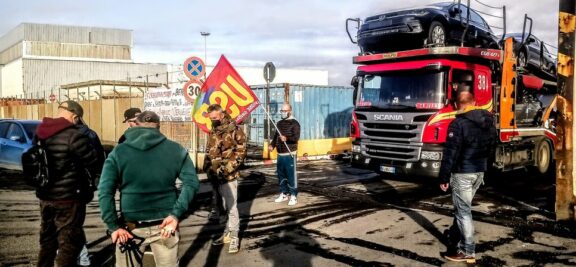 Alta tensione per i lavoratori dei piazzali Bertani 